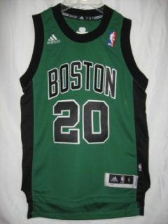 Ray Allen Boston Celtics BLACK GREEN NBA Youth Revolution 30 Swingman Jersey (X large 18/20) Clothing