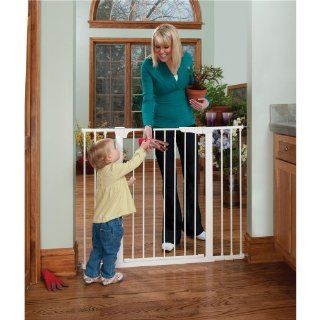 Kidco Tall and Wide Auto Close Gateway Gate White: Baby