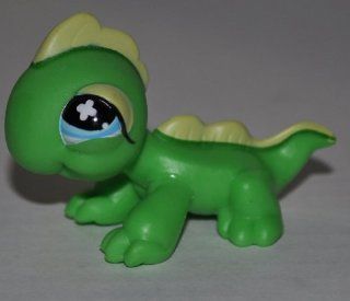 Iguana #651 (Green, Blue Eyed)   Littlest Pet Shop (Retired) Collector Toy   LPS Collectible Replacement Single Figure   Loose (OOP Out of Package & Print) 