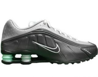Nike Shox R4: Shoes
