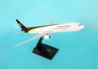 Skymarks UPS 767 300 1/150 Model Airplane: Toys & Games