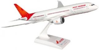 Daron Skymarks Air India 787 8 Airplane Model Building Kit, 1/200 Scale: Toys & Games