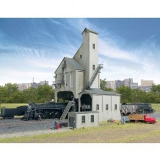 Walthers Cornerstone Series&#174 N Scale Modern Coaling Tower 5 x 5 1/4 x 7 1/4" Toys & Games