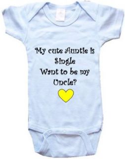 MY CUTE AUNTIE IS SINGLE   Yellow Heart   White, Blue or Pink Baby Onesie: Clothing