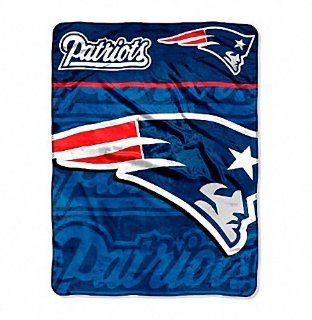 New England Patriots Micro Raschel Throw Blanket : Sports Fan Throw Blankets : Sports & Outdoors