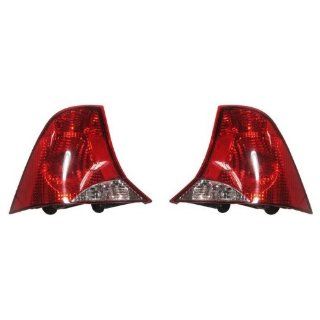 OE Replacement Ford Focus Driver Side Taillight Assembly (Partslink Number FO2800198): Automotive