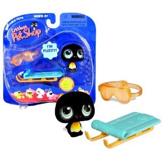 Hasbro Year 2007 Littlest Pet Shop Portable Pets "Real Feel Pets" Series Bobble Head Pet Figure Set #333   Black Penguin with Snow Sled and Goggle (63419: Toys & Games