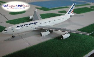 Aeroclassics Air France Airbus A 340  200 Model Airplane: Toys & Games