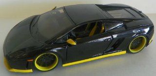 Maisto 1/24 Scale Diecast Custom Shop Series Lamborghini Gallardo Lp560 4 in Color Black with Yellow Trim: Toys & Games