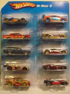 Hot Wheels 10 Car Pack   (*SPECIAL, LIMITED EDITION*   Holiday, 2010) (Criss Cross Crash Compatible!): Toys & Games