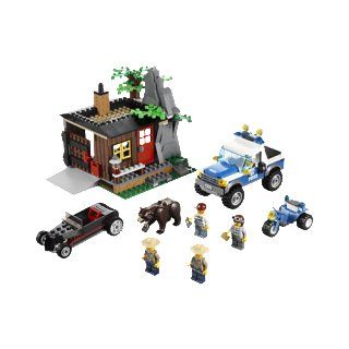 LEGO City Police Robbers' Hideout 4438 Toys & Games