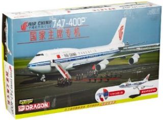 Dragon Models 1/144 Air China 747 400P with Cutaway Views and Pre painted: Toys & Games