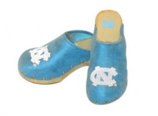 North Carolina Tar Heels Clogs   Women's 6: Shoes