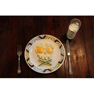 Funny Side Up Skull Shaped Egg Mold Novelty Egg Ring: Egg Poachers: Kitchen & Dining
