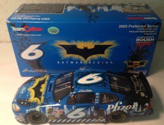 Nascar Die cast 1:24 Mark Martin 2005 Pfizer Taurus Batman Begins Preferred Limited Edition 1 of 3120 Numbered: Toys & Games