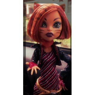 Monster High Toralei Stripe Doll with Pet Sweet Fang: Toys & Games