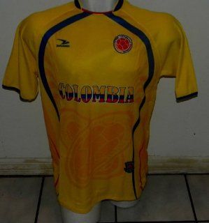 colombia columbia PRO Soccer Jersey : Pro Futball Jersey LARGE (EMBROIDERY MAY BE COUNTRY SEAL OR COUNTRY FLAG SENT AT RANDOM) : Sports & Outdoors