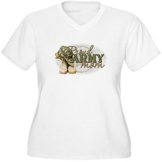 Cafepress Women's Plus Size Proud Army Mom Graphic T shirt