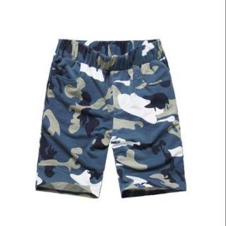 Azzuro Men's Elastic Waist Camouflage Pattern Slant Front Pockets Casual Shorts (Size M / W32)