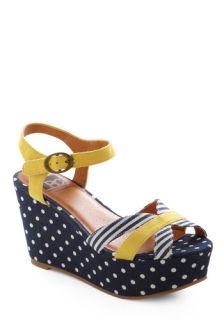 BC Footwear Mainstay the Evening Wedge  Mod Retro Vintage Sandals
